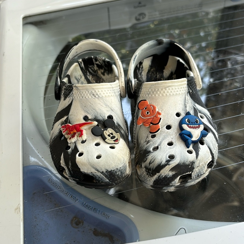 Toddler crocs - black and white tie dye- used but like new